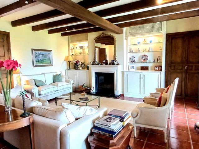 Villa con 4 Dormitorios  en La Cala de Mijas