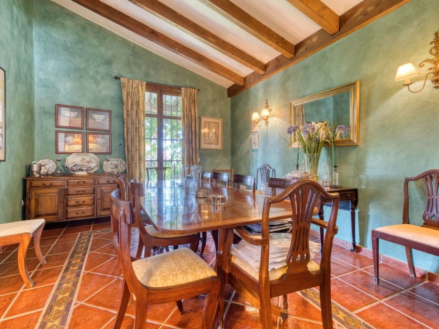 Villa con 4 Dormitorios  en La Cala de Mijas
