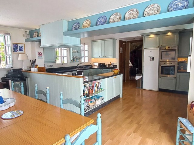 Villa con 4 Dormitorios  en La Cala de Mijas