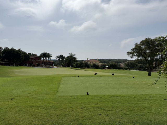 Apartamento con 2 Dormitorios  en San Roque Club