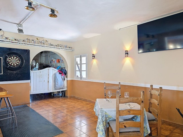 5 Bedrooms Villa in Cómpeta