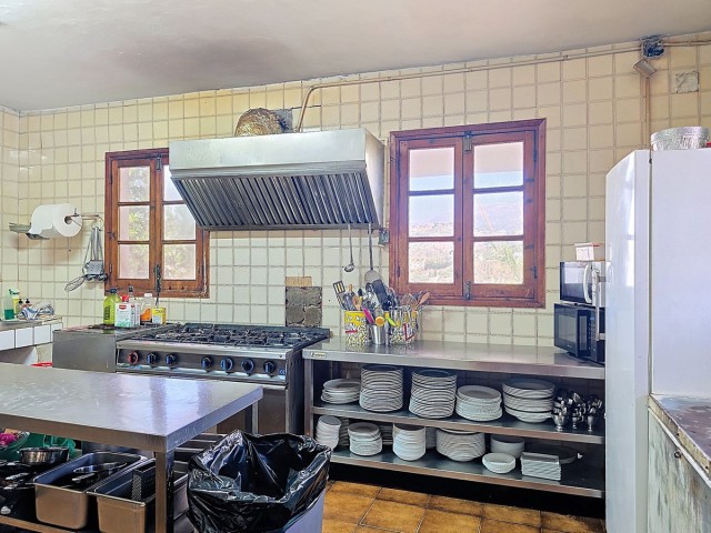 5 Bedrooms Villa in Cómpeta