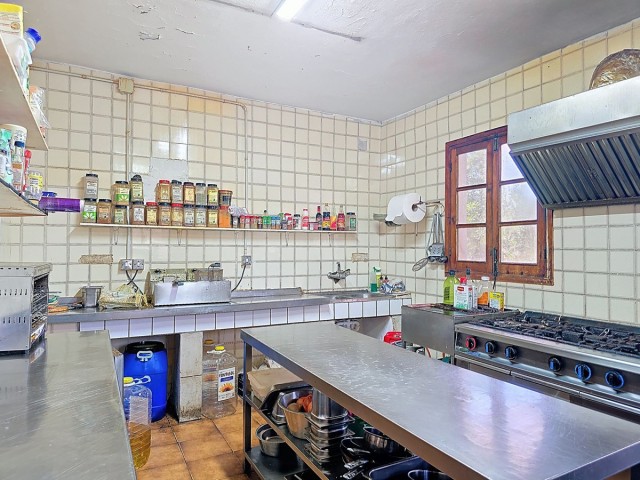 5 Bedrooms Villa in Cómpeta
