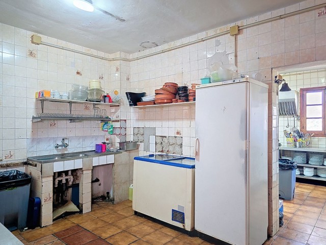 5 Bedrooms Villa in Cómpeta