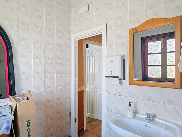 5 Bedrooms Villa in Cómpeta