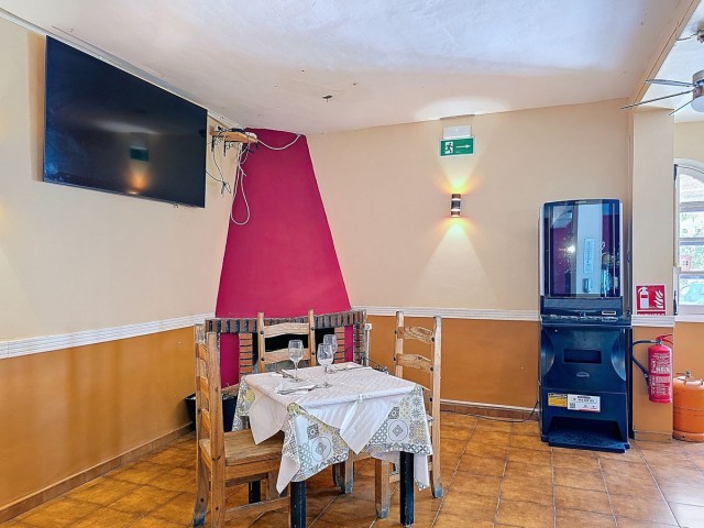 5 Bedrooms Villa in Cómpeta