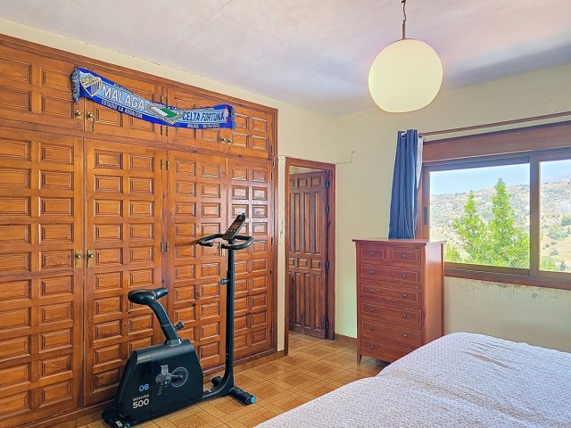 5 Bedrooms Villa in Cómpeta