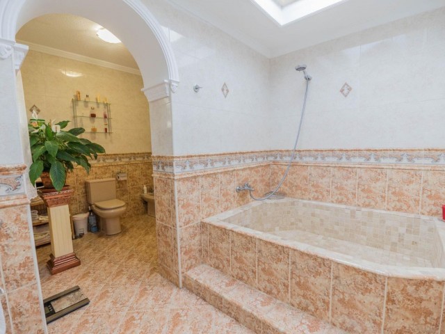 4 Bedrooms Villa in Torremuelle