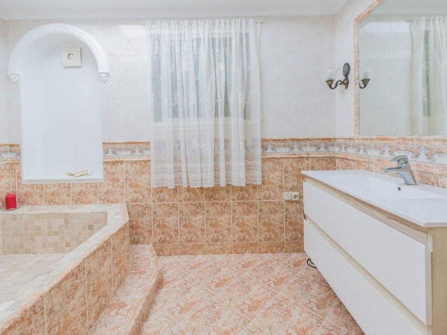 4 Bedrooms Villa in Torremuelle