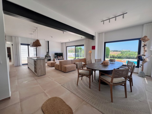 3 Sovrums Villa i Estepona