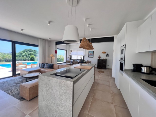 3 Sovrums Villa i Estepona