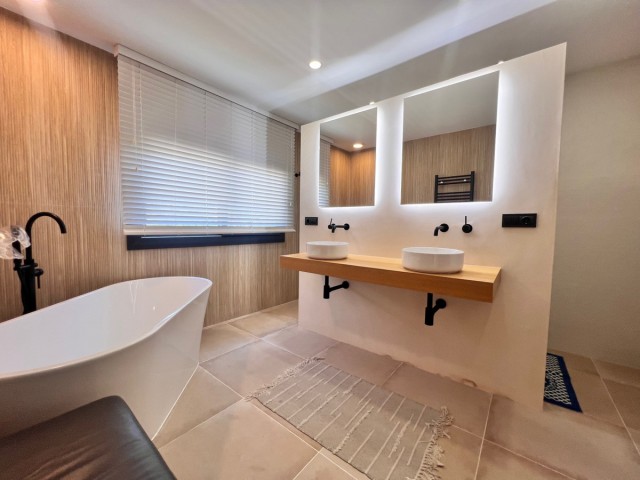 3 Sovrums Villa i Estepona