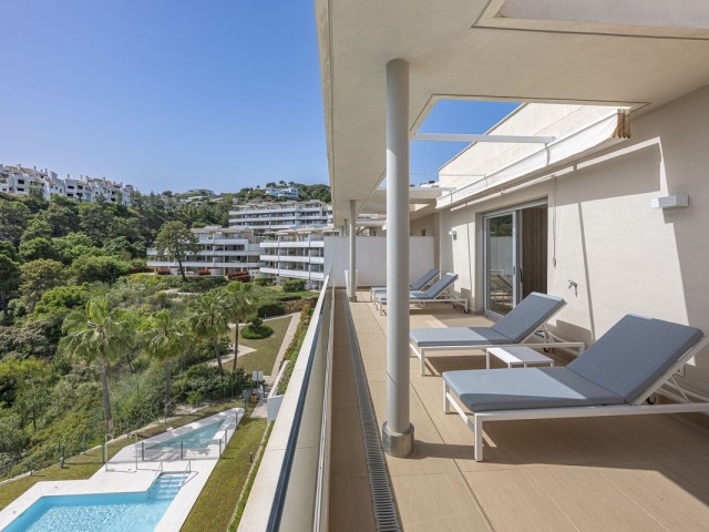 3 Bedrooms Apartment in Benahavís