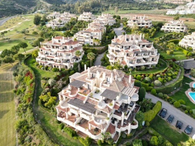 3 Bedrooms Apartment in Benahavís