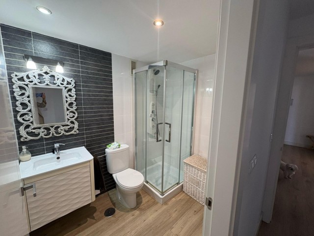 Maison mitoyenne avec 4 Chambres  à Torremolinos
