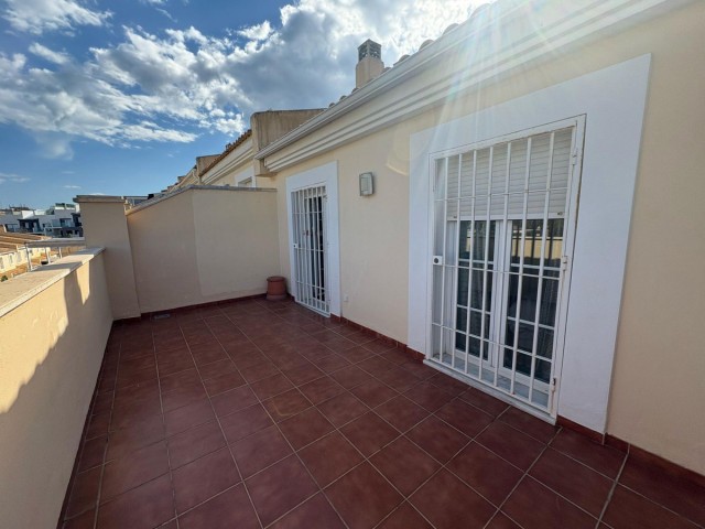 Maison mitoyenne avec 4 Chambres  à Torremolinos
