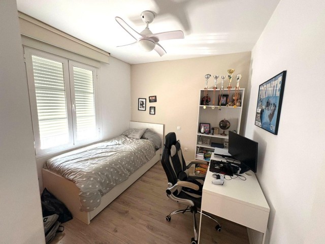 Adosado con 4 Dormitorios  en Torremolinos