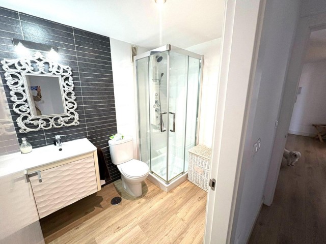 Maison mitoyenne avec 4 Chambres  à Torremolinos