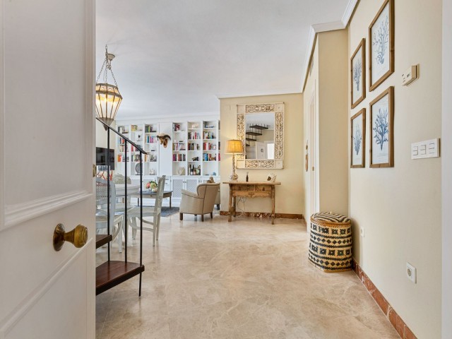 Apartamento con 3 Dormitorios  en Marbella