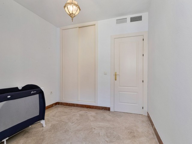 Apartamento con 3 Dormitorios  en Marbella