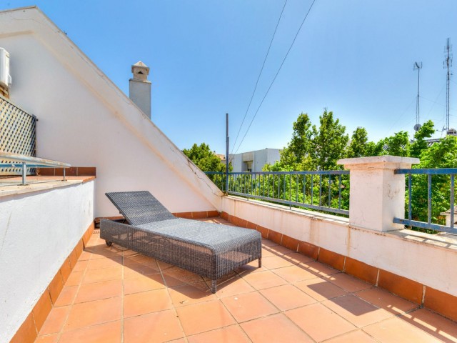 Apartamento con 3 Dormitorios  en Marbella