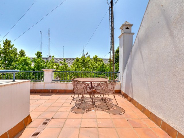Apartamento con 3 Dormitorios  en Marbella