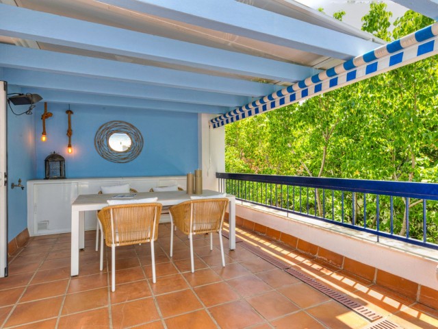 Apartamento con 3 Dormitorios  en Marbella