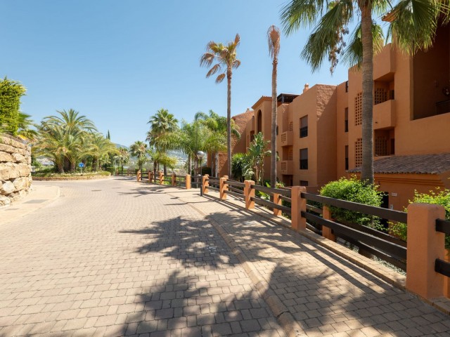 2 Bedrooms Apartment in Benahavís