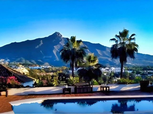 5 Schlafzimmer Villa in Nueva Andalucía
