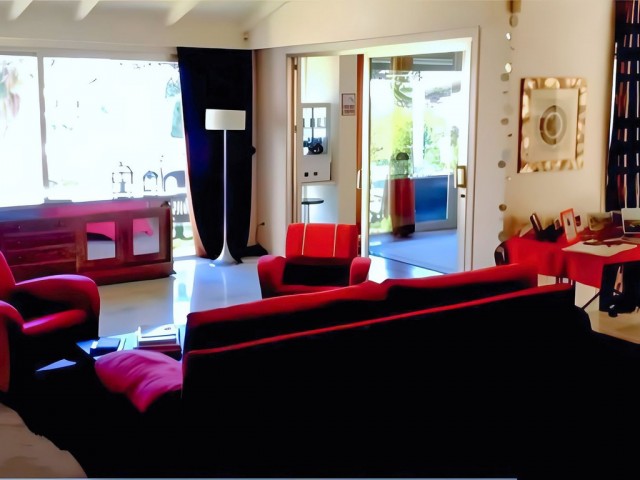 5 Schlafzimmer Villa in Nueva Andalucía