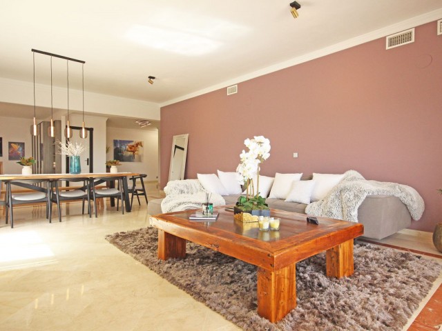 3 Bedrooms Apartment in San Roque Club