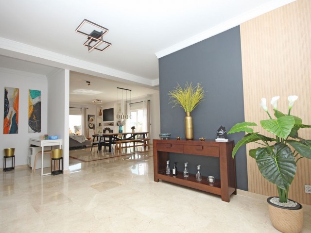 3 Bedrooms Apartment in San Roque Club