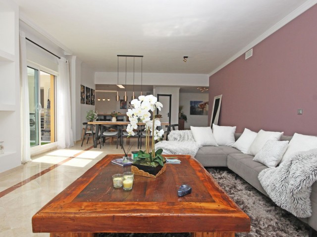 3 Bedrooms Apartment in San Roque Club