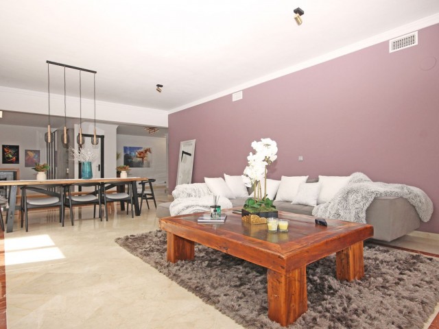 3 Bedrooms Apartment in San Roque Club