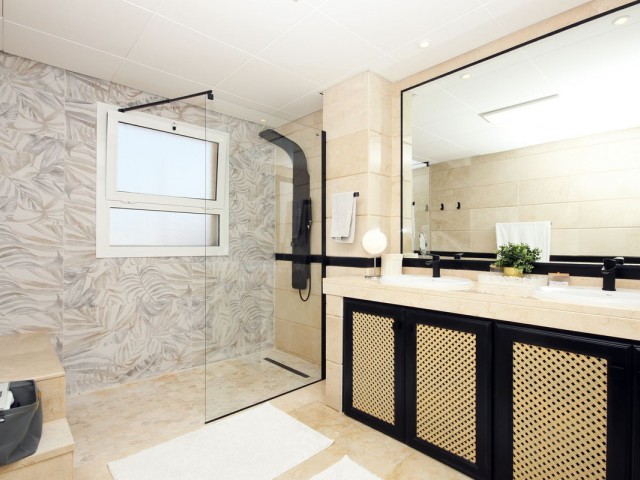 Appartement avec 3 Chambres  à San Roque Club