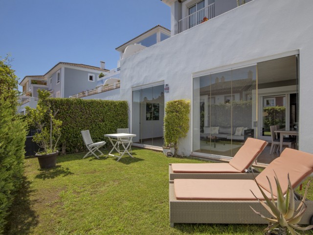 2 Bedrooms Apartment in Estepona