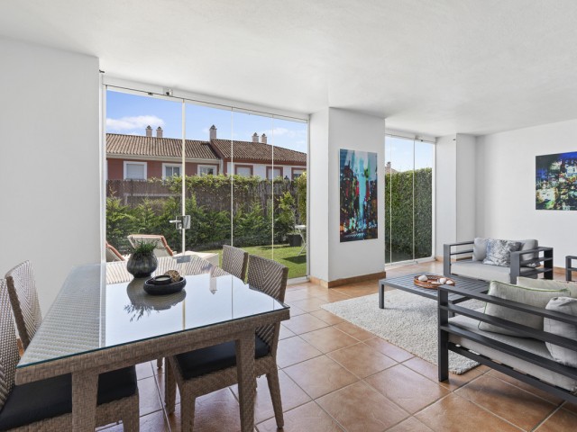 2 Bedrooms Apartment in Estepona