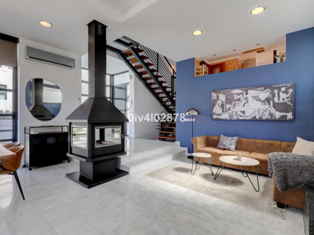 5 Bedrooms Villa in Benalmadena Costa