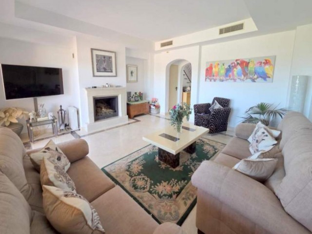 Maison mitoyenne avec 3 Chambres  à Estepona