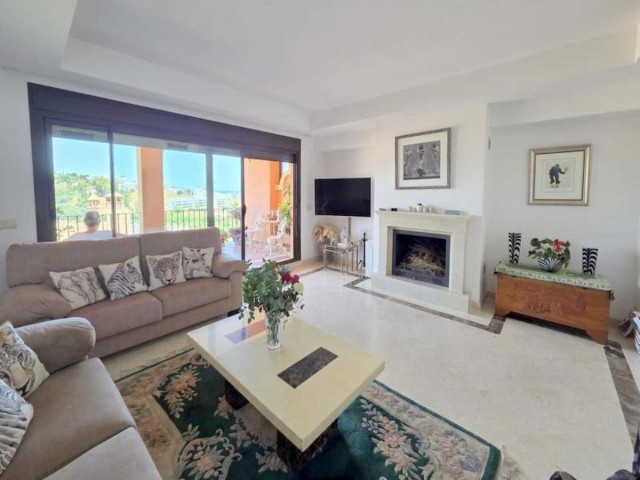Maison mitoyenne avec 3 Chambres  à Estepona