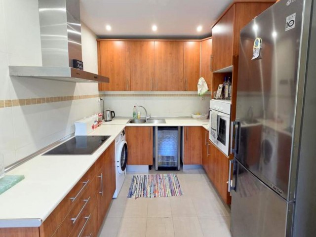 Maison mitoyenne avec 3 Chambres  à Estepona