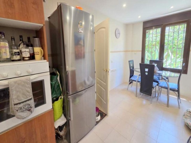 Maison mitoyenne avec 3 Chambres  à Estepona