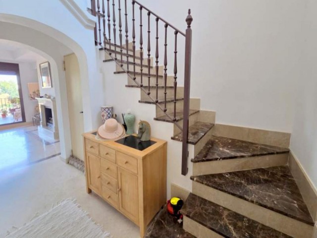 Maison mitoyenne avec 3 Chambres  à Estepona