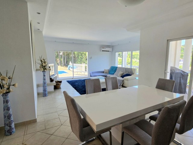 4 Makuuhuoneen Huvila Calahonda