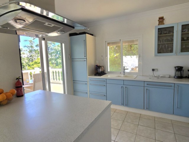 4 Makuuhuoneen Huvila Calahonda