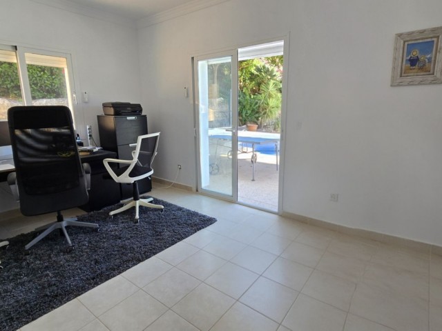 4 Makuuhuoneen Huvila Calahonda