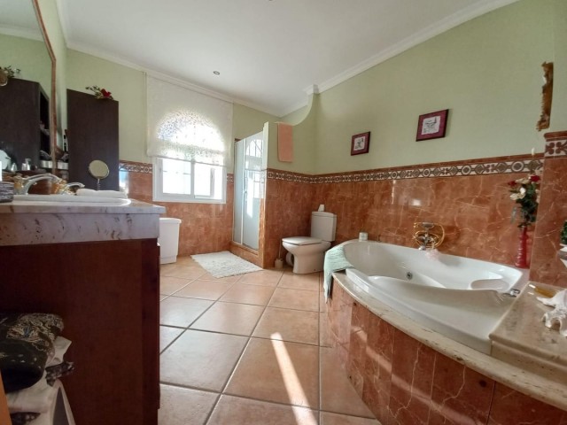 5 Schlafzimmer Villa in San Pedro de Alcántara