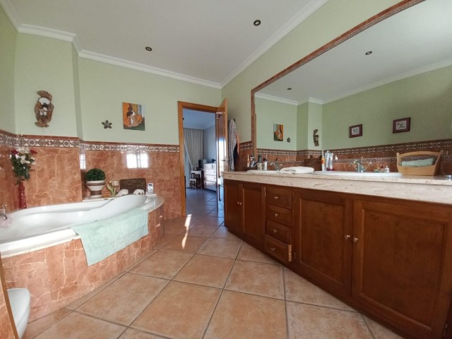 5 Schlafzimmer Villa in San Pedro de Alcántara