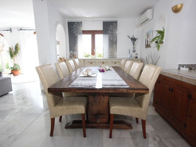 Villa avec 4 Chambres  à El Rosario