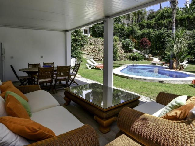 Villa avec 4 Chambres  à El Rosario